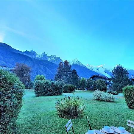 Vue Mont Blanc Avec Jardin Appartamento Chamonix